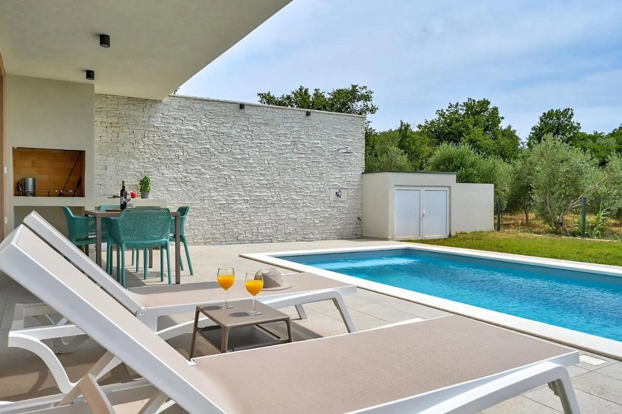 Villa Little Mo Liznjan 0*,